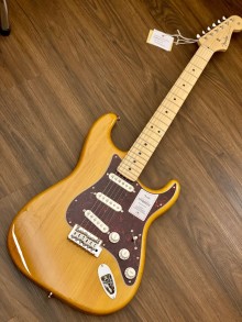 Fender Japan Hybrid II Stratocaster with Maple FB in Vintage Natural